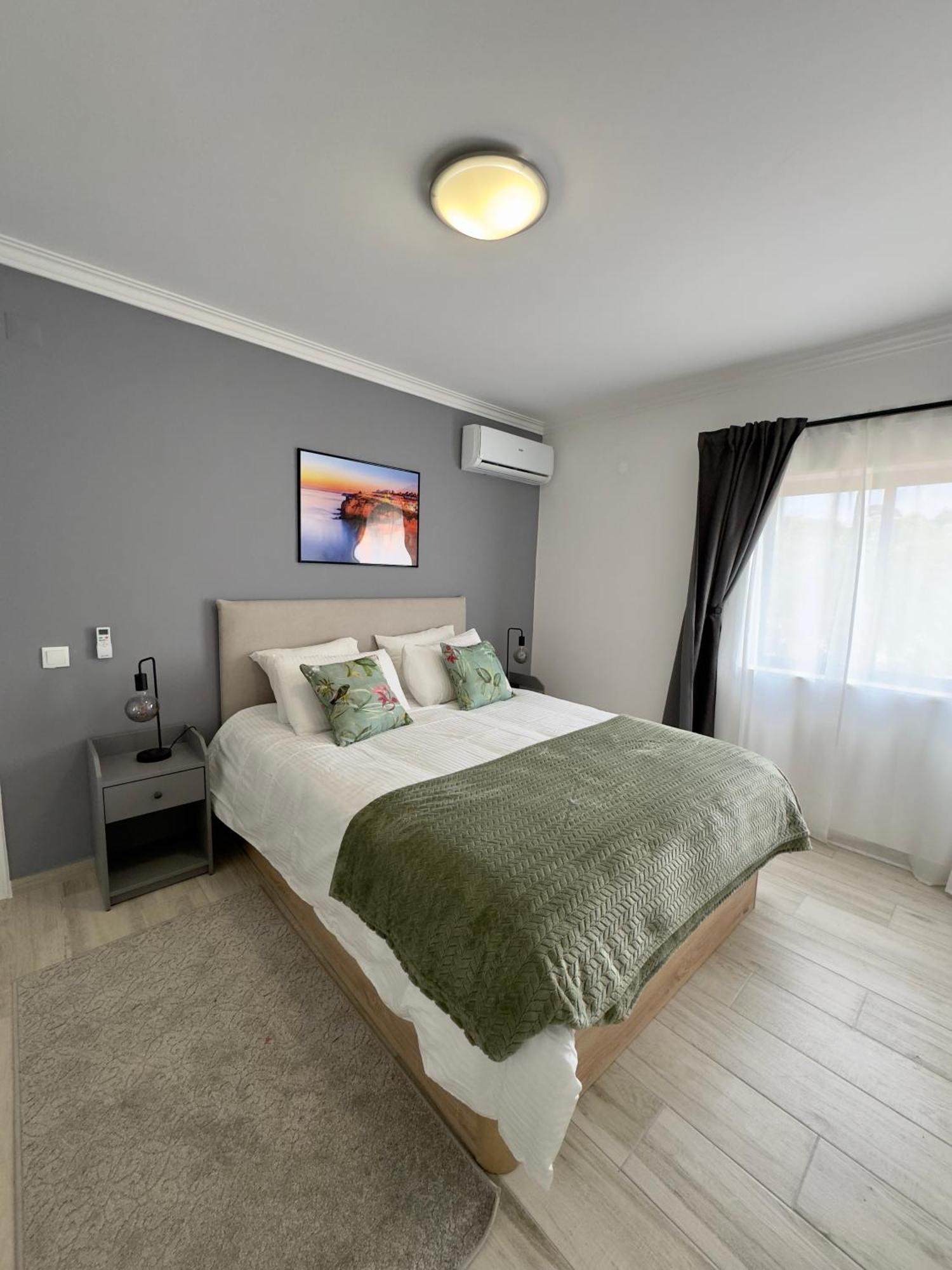 Princess Retreat Beautiful Modern Aprt 2 Min Walk From Quarteira Beach Kültér fotó