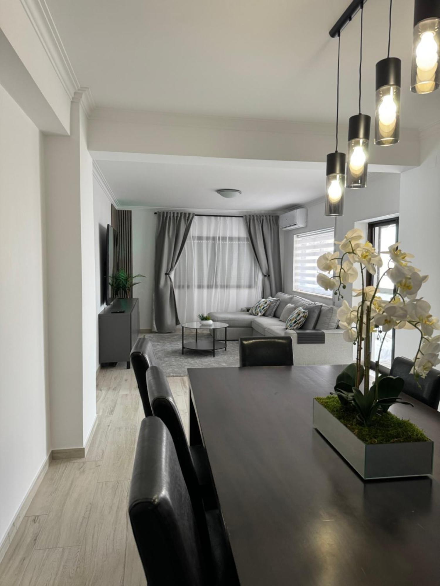 Princess Retreat Beautiful Modern Aprt 2 Min Walk From Quarteira Beach Kültér fotó