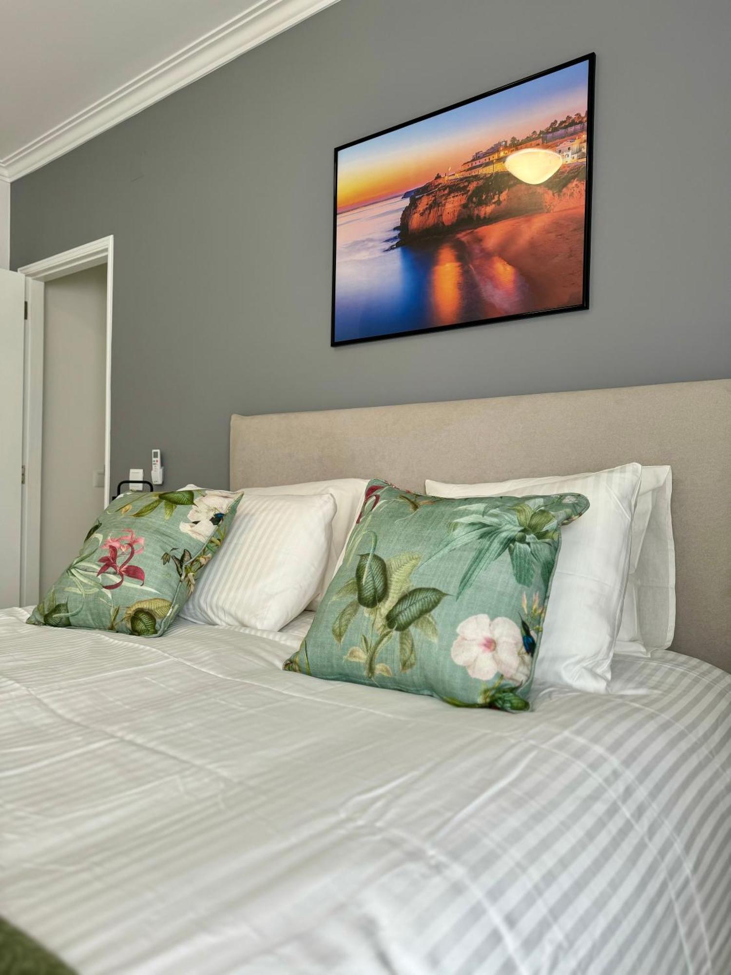 Princess Retreat Beautiful Modern Aprt 2 Min Walk From Quarteira Beach Kültér fotó